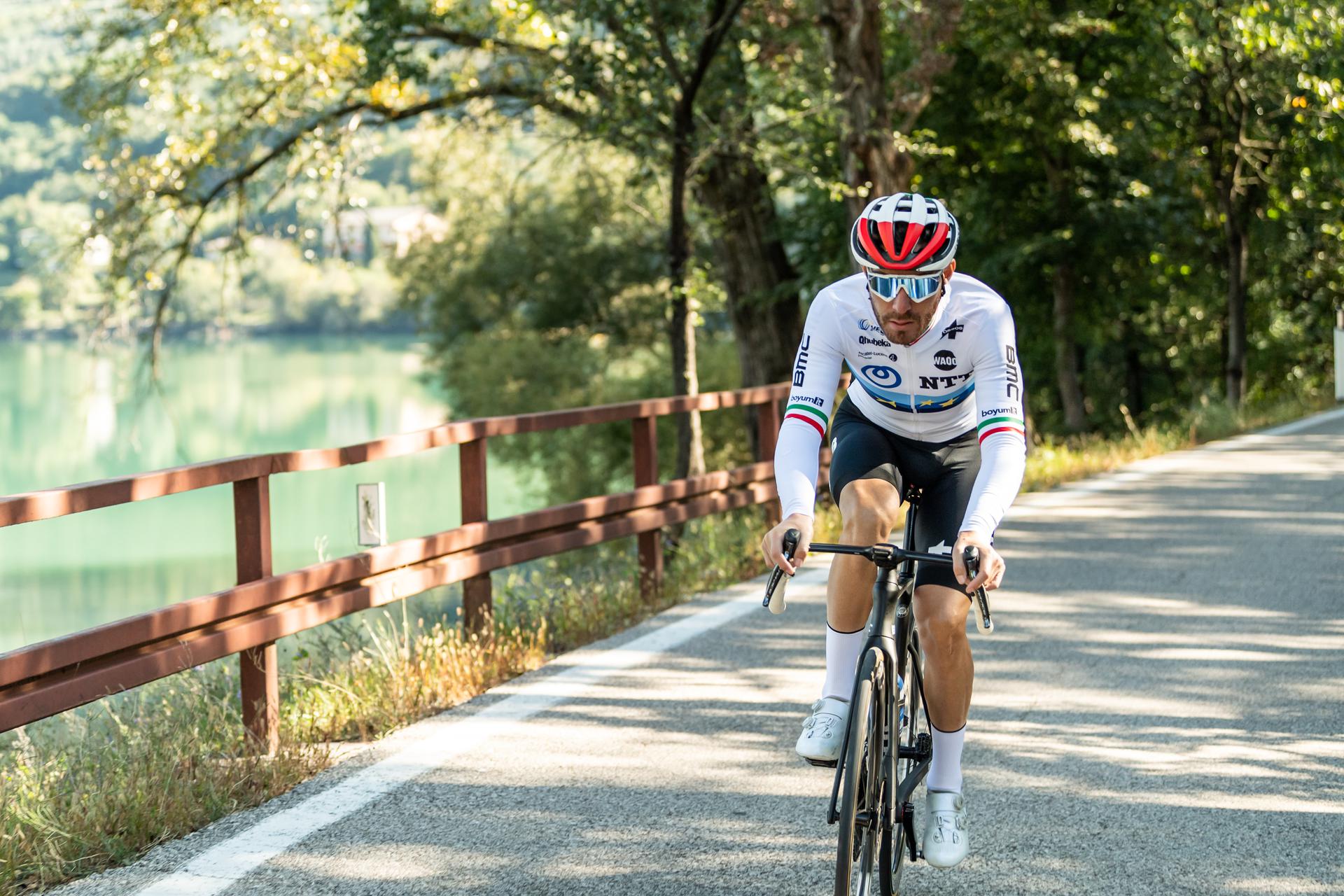 Il Campione Europeo in carica Giacomo Nizzolo sui percorsi degli Europei di Trentino 2021 (Credits: Giacomo Podetti/Vitesse).